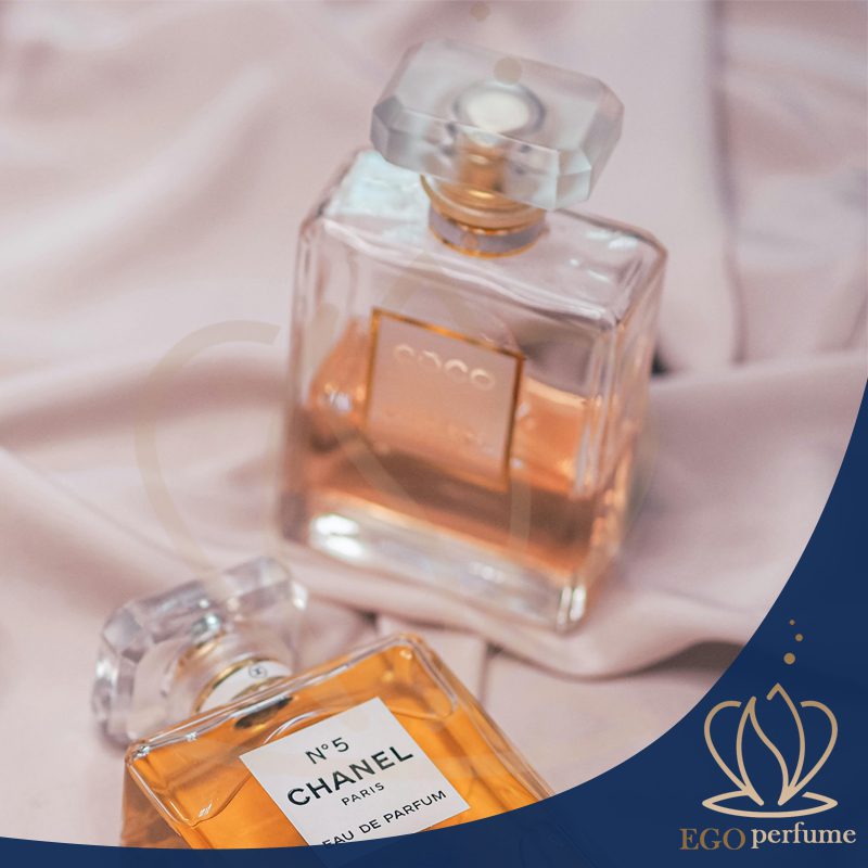 چه عطری را کجا مصرف کنیم؟ راهنمای انتخاب عطر مناسب برای هر موقعیت. هر عطر برای موقعیت مخصوص خودش است!