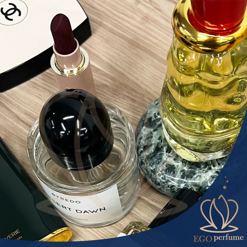 رازهای جذاب نت‌های چوبی در عطرها: از شناخت تا انتخاب رایحه‌های ماندگار. یک قاب از چنتا عطر لوکس چویی