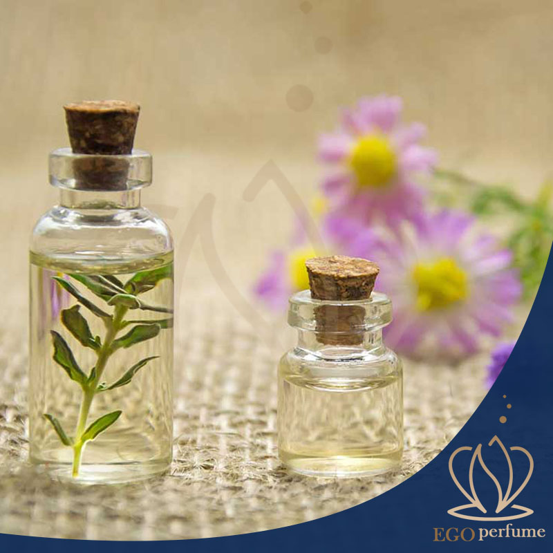 دلایل تغییر فرمول‌بندی عطرها و تأثیر آن بر کیفیت رایحه‌ها. عطرهای طبیعی و مصنوعی